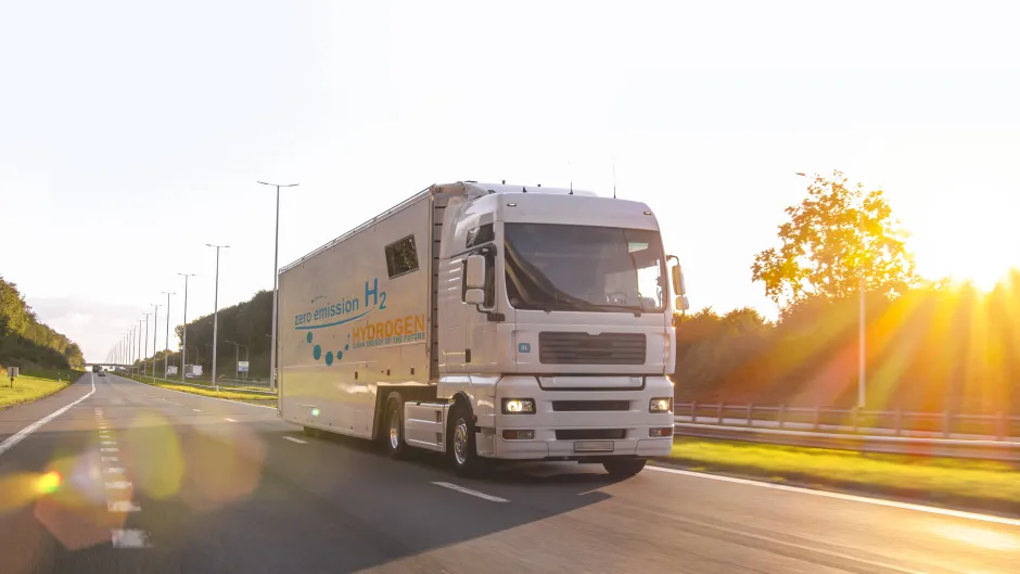 Mit Wasserstoff betriebener LKW